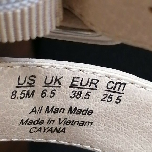 Life Stride Womens Cayana Ankle Strap Sandals Beige Block Heel Buckle 8.5M NEW - Picture 9 of 10